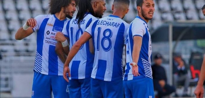 اتحاد طنجة يتغلب على مضيفه الفتح الرياضي وينفرد بصدارة الترتيب