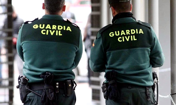 إسبانيا.. اعتقال 8 مهربين خلال مطاردة لتجار مخدرات ومقتل ضابطين