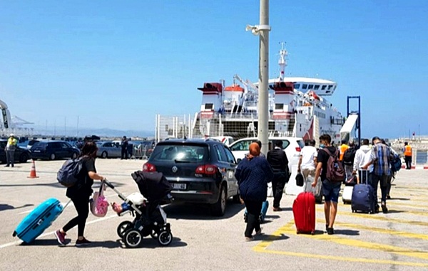 سفارة فرنسا تنظم رحلة بحرية من ميناء طنجة المتوسط لإجلاء رعاياها العالقين