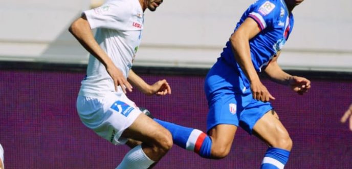 المغرب التطواني يكتفي بالتعادل الايجابي أمام مضيفه حسنية أكادير