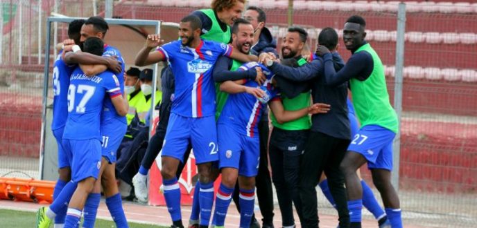 فريق المغرب التطواني يتعادل مع ضيفه الوداد البيضاوي 2-2