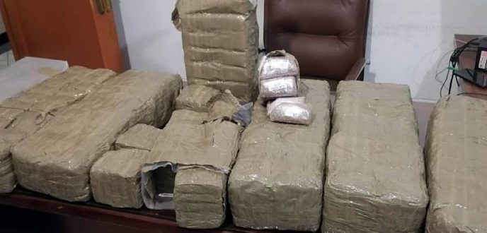 كمين محكم يطيح بمروجين متلبسين بحيازة 90 كلغ من الحشيش بطنجة