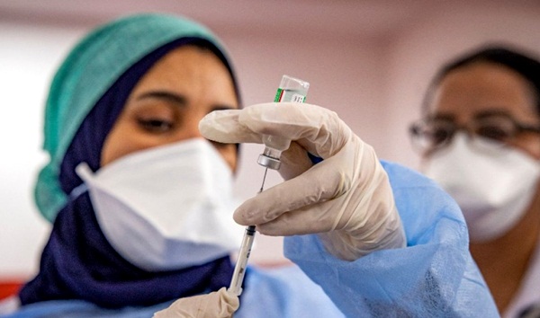 وزارة الصحة توقف عملية إعطاء الجرعات الأولى من لقاح كورونا