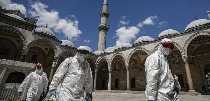 منظمة الصحة العالمية تحذر من “التجمعات الدينية” مع اقتراب شهر رمضان