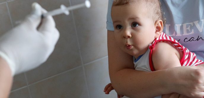 وزارة الصحة تدعو الآباء إلى الاستمرار في احترام الجدول الوطني لتلقيح أطفالهم