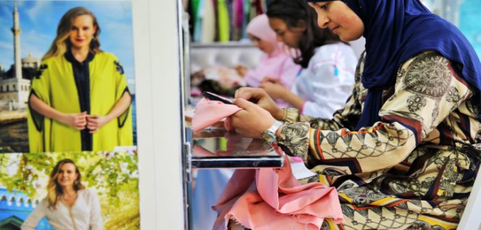 شهر رمضان.. التطوانيون متعلقون بشدة بالأزياء التقليدية