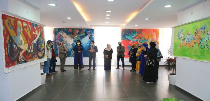 “من العجيب إلى الرائع”.. معرض للفنانة التشكيلية ليلى ابن حليمة بتطوان