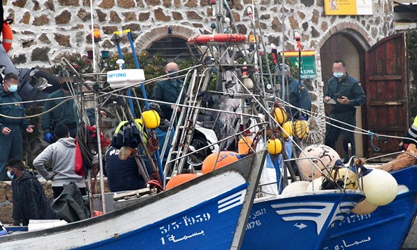 السلطات الإسبانية تحجز 5 مراكب صيد مغربية في سواحل سبتة المحتلة