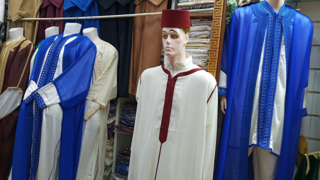 الجلابة.. حلة المغاربة في أعيادهم وأفراحهم وطقوسهم الدينية