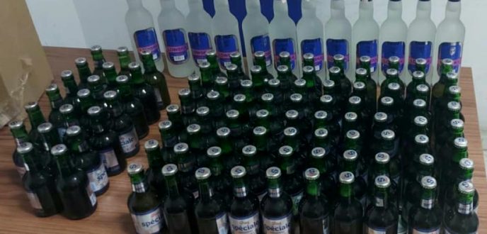 أمن طنجة يوقف مروجة للمشروبات الكحولية وبحوزتها مجموعة كبيرة من القنينات