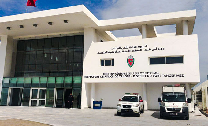 الفرقة الوطنية تحل بميناء طنجة المتوسط للبحث في تسريب مخدرات إلى اسبانيا