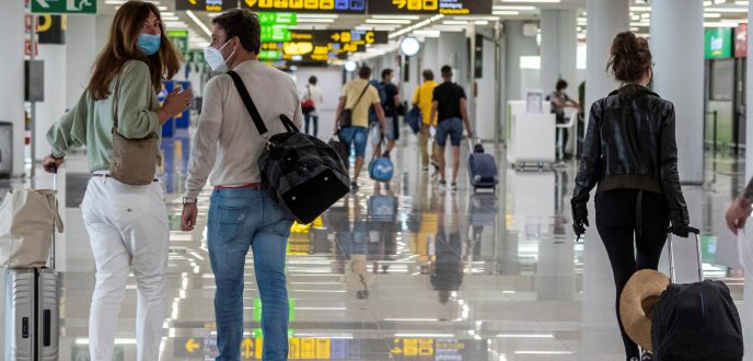 الصين تعيد فتح حدودها أمام السياح الأجانب لأول مرة منذ 2020