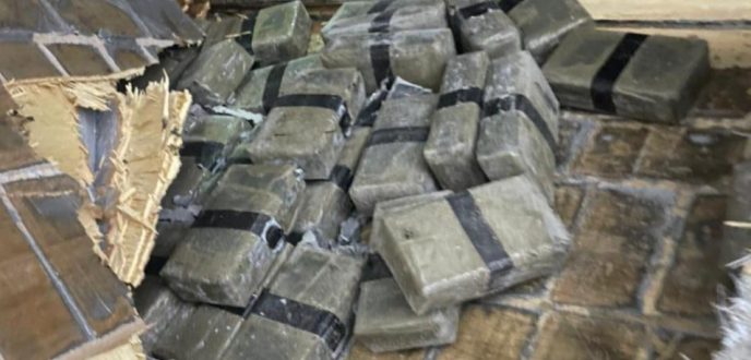ضبط شاحنة للنقل الدولي محملة بـ850 كلغ من الحشيش بميناء طنجة المتوسط