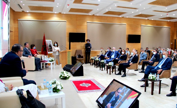 اللجنة الخاصة بالنموذج التنموي تقدم بطنجة نتائج وخلاصات تقريرها العام