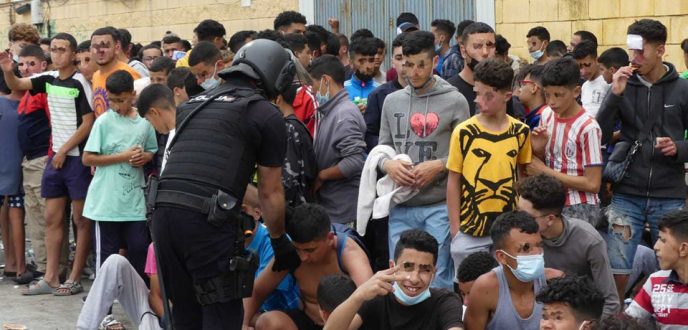 وزارة الداخلية الإسبانية تنفي مسؤوليتها عن ترحيل القاصرين المغاربة من سبتة المحتلة