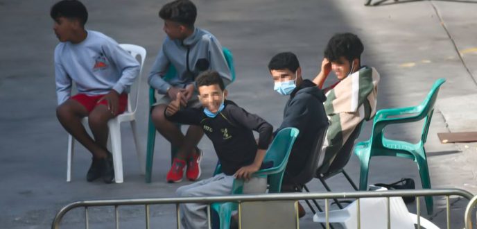 حكومة سبتة المحتلة تخصص “أقساما استثنائية” لتدريس قاصرين مغاربة