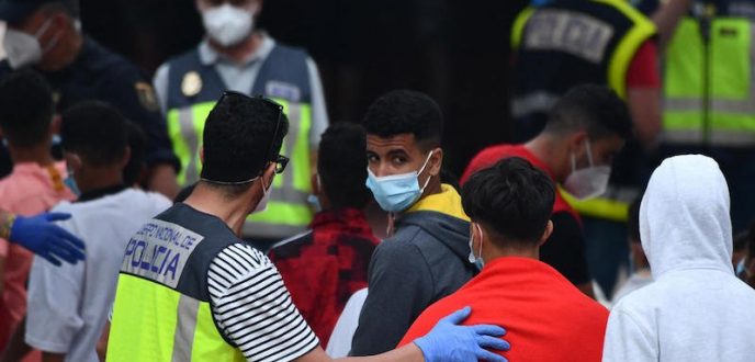 المدعي العام بسبتة المحتلة يتشبث برفض عمليات ترحيل القاصرين المغاربة