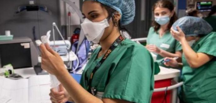 فرنسا تمنح الجنسية لـ12 ألف شخص كانوا في الصف الأمامي لمكافحة كورونا