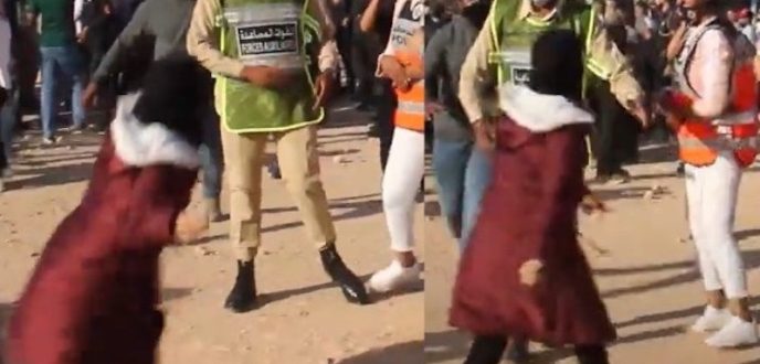 الأمن يحقق في “تجاوزات” شرطية عنفت محتجين ضد جواز التلقيح
