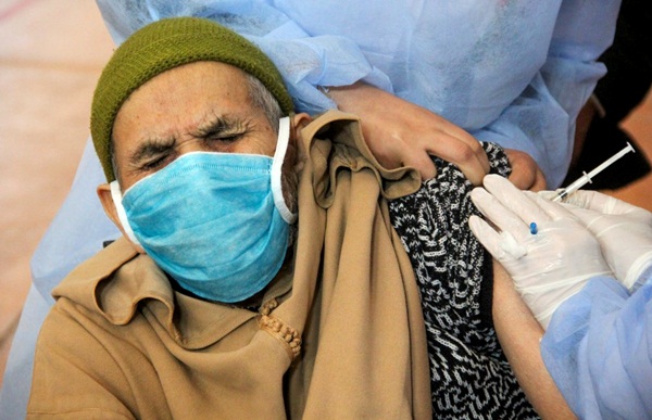 هذه هي الفئة المستهدفة بالجرعة الثالثة من لقاح كورونا