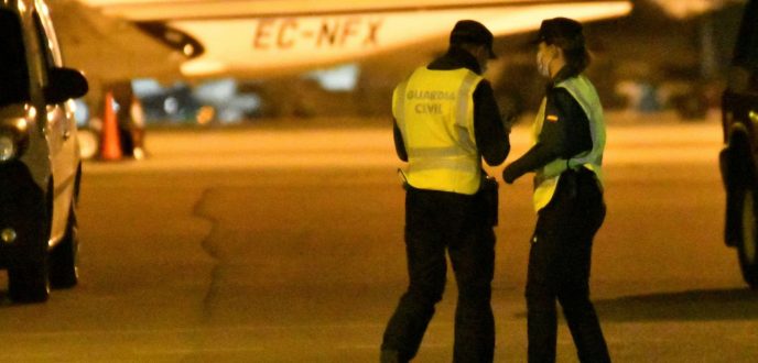 السلطات المغربية تدخل على خط ملف فرار مسافرين من طائرة بإسبانيا