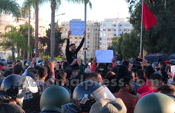 نقابة الصحافة تحذر من خروقات مهنية شابت تغطية الأحداث المتعلقة بجواز التلقيح