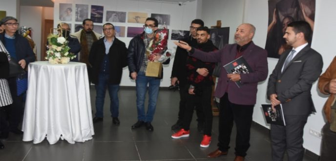 “نظرات”.. معرض جماعي للصور بتطوان يحتفي بخريجي ورشة التصوير الفوتوغرافي “نظرات”.. معرض جماعي للصور بتطوان يحتفي بخريجي ورشة التصوير الفوتوغرافي