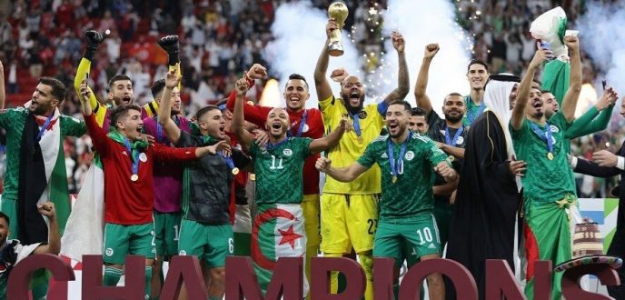 الجزائر تتوج بـ”كأس العرب” للمرة الأولى في تاريخها بعد فوزها على تونس
