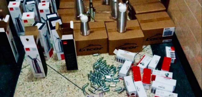 أمن طنجة يوقف ثلاثيني بحوزته 7700 أنبوب من غاز الضحك المخدر