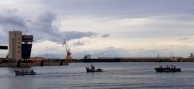 فوكس يتهم الحكومة الاسبانية بعدم التحرك لمنع صيادين مغاربة من دخول مياه سبتة