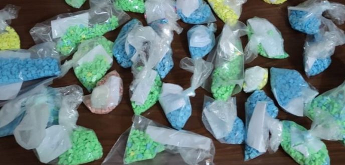 حادثة سير تكشف عن ضبط 6100 قرص من مخدر “اكستازي” بطنجة
