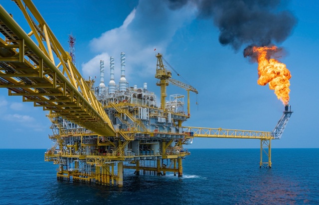 شركة عالمية تشرع في عمليات التنقيب عن الغاز بسواحل طرفاية