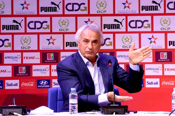 خاليلوزيتش يبرر خروج الأسود من “الكان” ويتهم المنتخب المصري بالغش والعدوانية