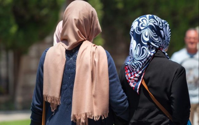المهاجرات المغربيات تدين “التمييز المزدوج” الذي تعاني منه المرأة بإسبانيا