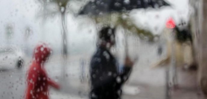 نشرة إنذارية تحذر سكان المدن الشمالية من تساقطات مطرية قوية