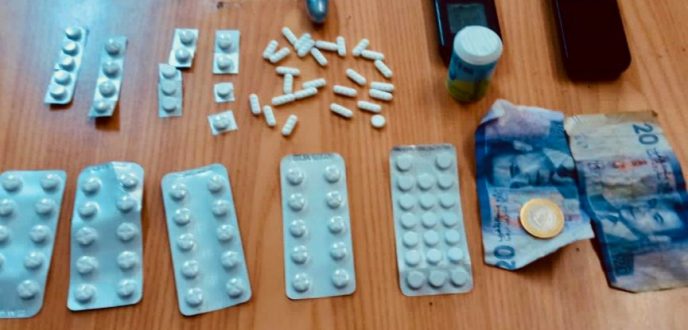 ايقاف شخصين بطنجة لتورطهما في حيازة وترويج المخدرات والمؤثرات العقلية