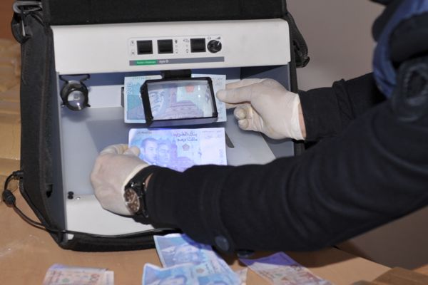 المغرب يرصد أوراقا نقدية مزيفة بقيمة 96 مليون سنة 2022