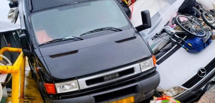 سقوط سيارات فوق باخرة قادمة إلى طنجة المتوسط يخلف خسائر مادية كبيرة