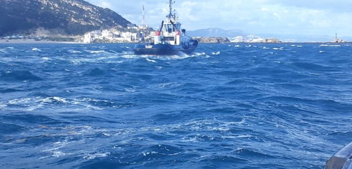 فقدان شخصين إثر اصطدام بين باخرة وزورق سريع بالقرب من ميناء طنجة المتوسط