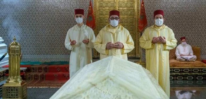 الملك محمد السادس يترحم على روح جده الملك الراحل محمد الخامس الملك محمد السادس يترحم على روح جده الملك الراحل محمد الخامس
