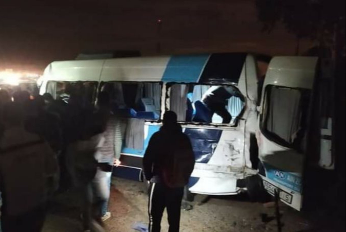 مصرع شخص وإصابة 30 اخرين في حادثة اصطدام حافلتين لنقل العمال بطنجة