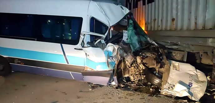 طنجة.. ارتفاع حصيلة حادثة سير بين شاحنة وحافلتين لنقل العمال إلى 3 قتلى