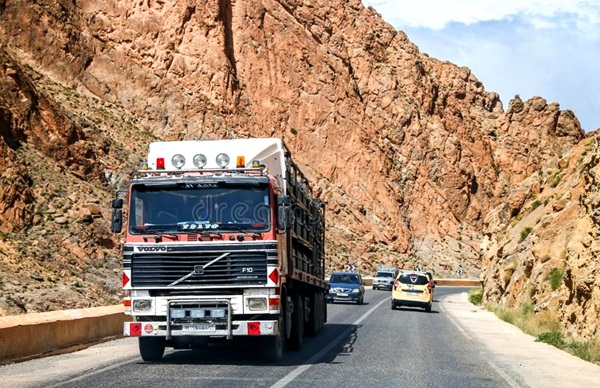 الارتفاع المهول لأسعار المحروقات يشل حركة نقل البضائع بالمغرب
