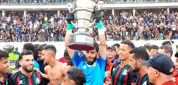 الجيش الملكي يسحق المغرب التطواني بثلاثية نظيفة ويتوج بكأس العرش