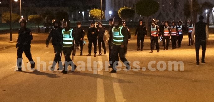 إيقاف 42 شخصا وإصابة 4 أمنيين وتكسير سيارات للشرطة في أعمال الشغب الرياضي بطنجة