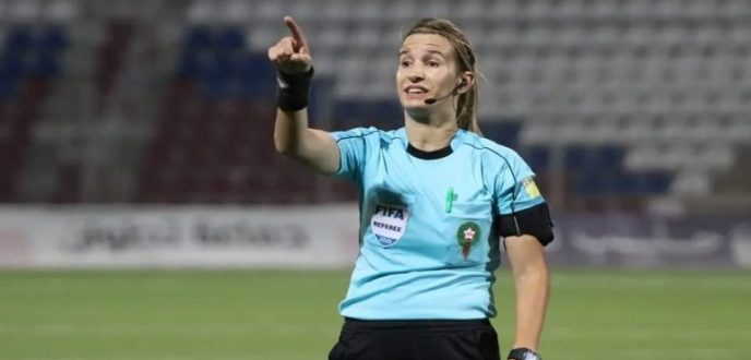 “فيفا” يرشح الحكمة المغربية بشرى كربوبي لقيادة مباريات كأس العالم 2026