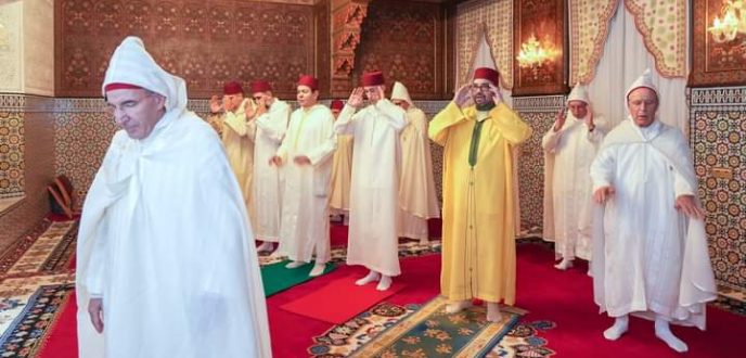 أمير المؤمنين الملك محمد السادس يؤدي صلاة عيد الفطر المبارك