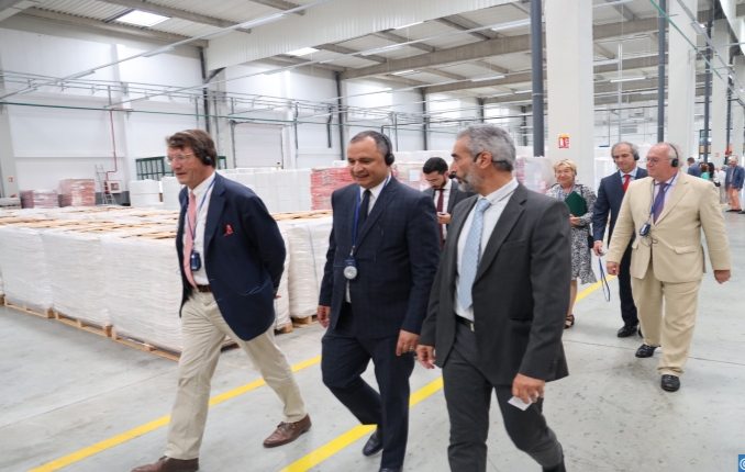 مزور يفتتح توسعة مصنع الشركة الصناعية للألياف وحقلا للطاقة الشمسية بطنجة