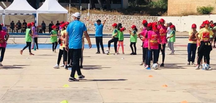 قافلة كرة القدم النسوية تحط الرحال بمدينة الحسيمة