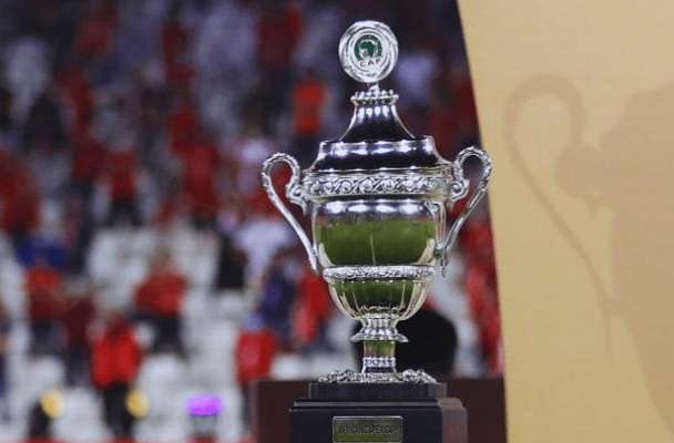 “الكاف” يقرر إقامة السوبر الإفريقي بين الوداد الرياضي ونهضة بركان في المغرب